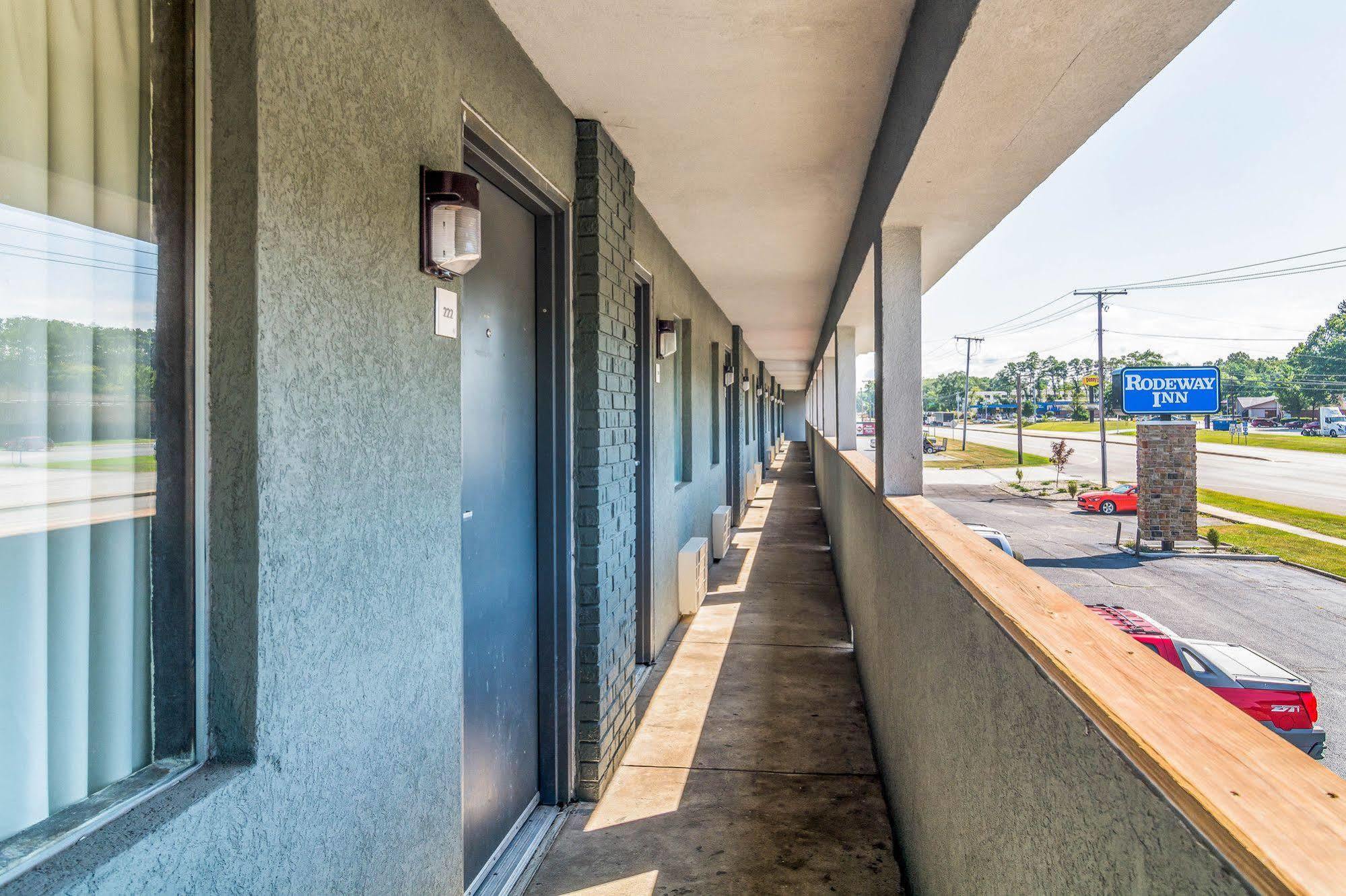 Rodeway Inn Portage Exterior foto